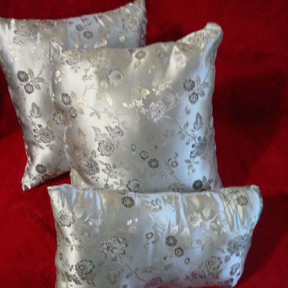 Pillows - Picture 1 of 1